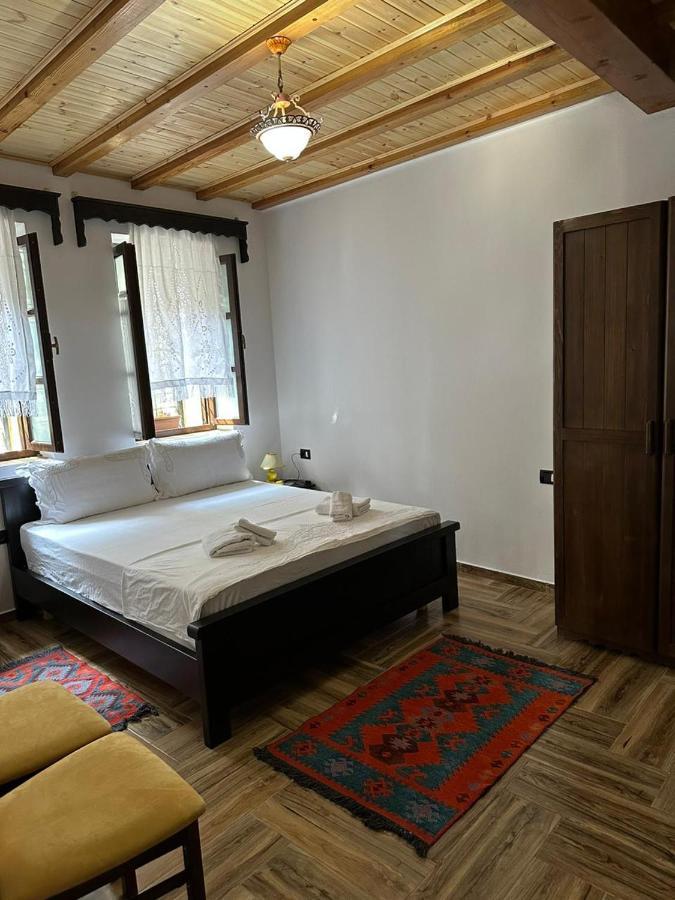 Guest House Iljesa เบราท ภายนอก รูปภาพ