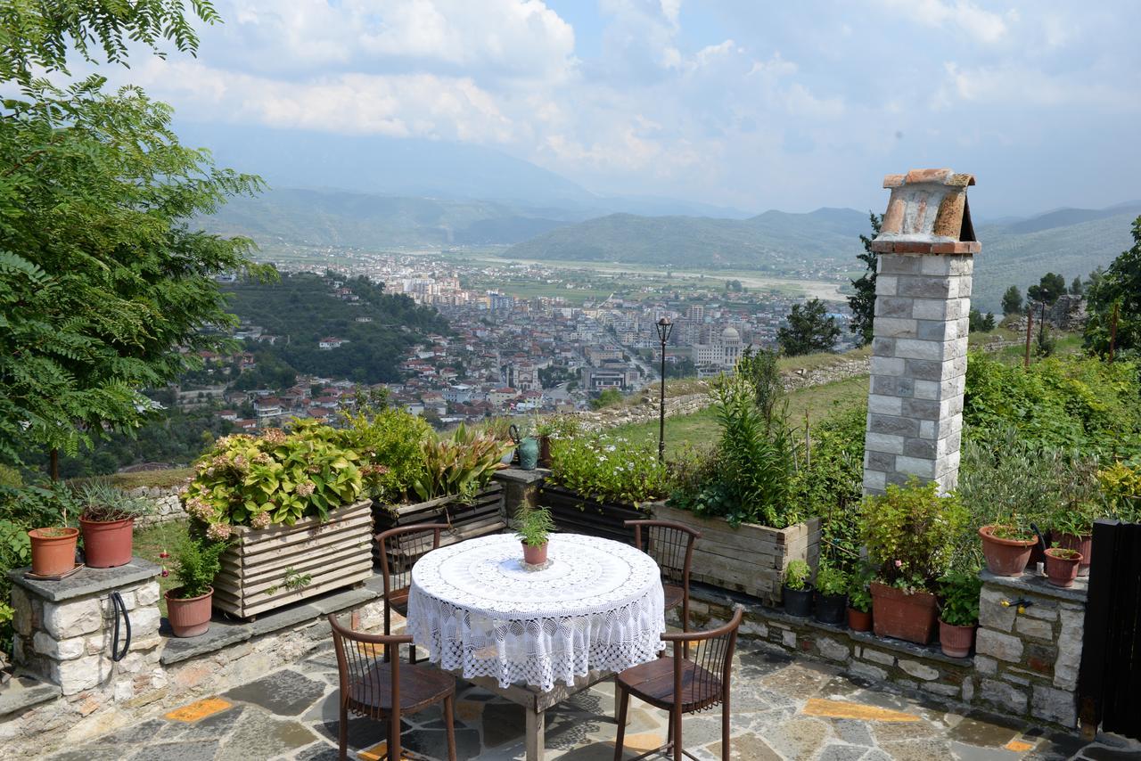 Guest House Iljesa เบราท ภายนอก รูปภาพ