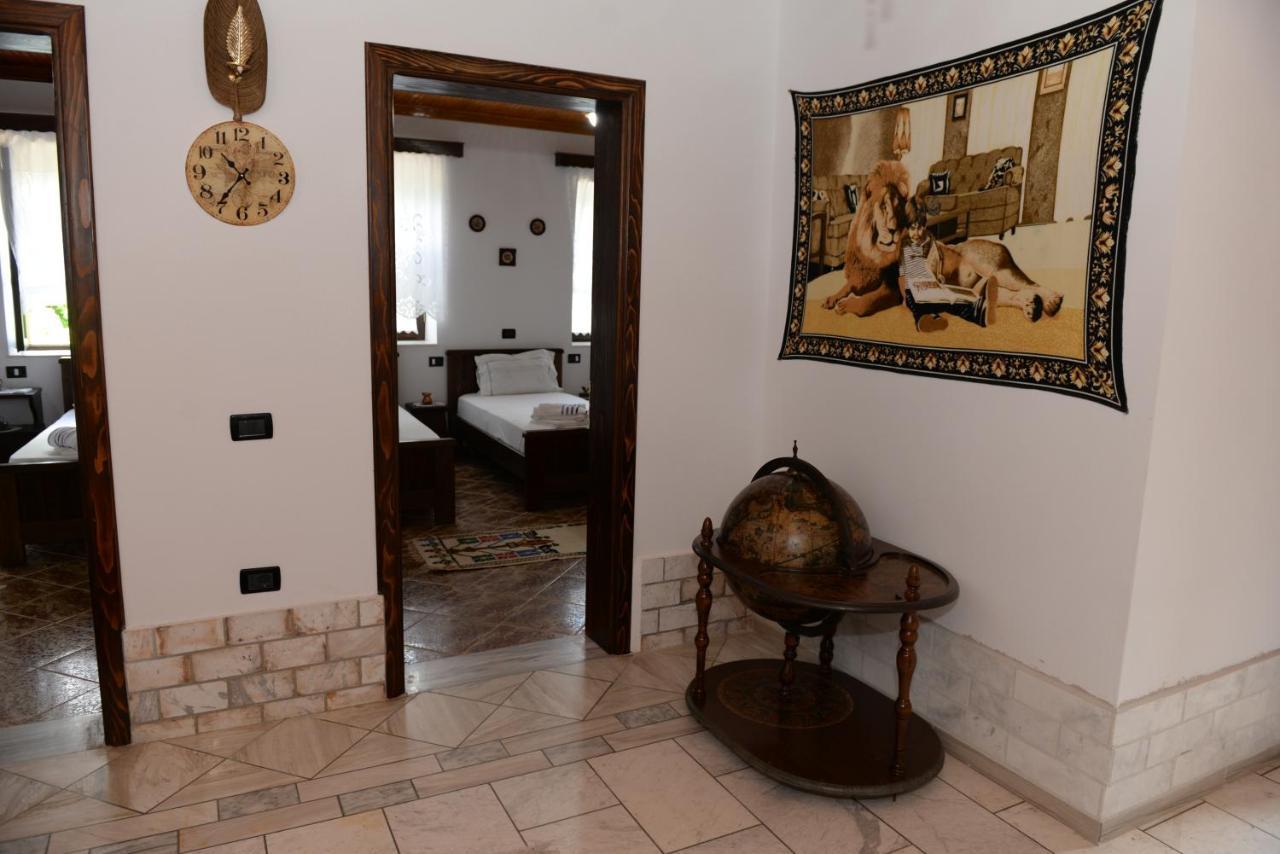 Guest House Iljesa เบราท ภายนอก รูปภาพ