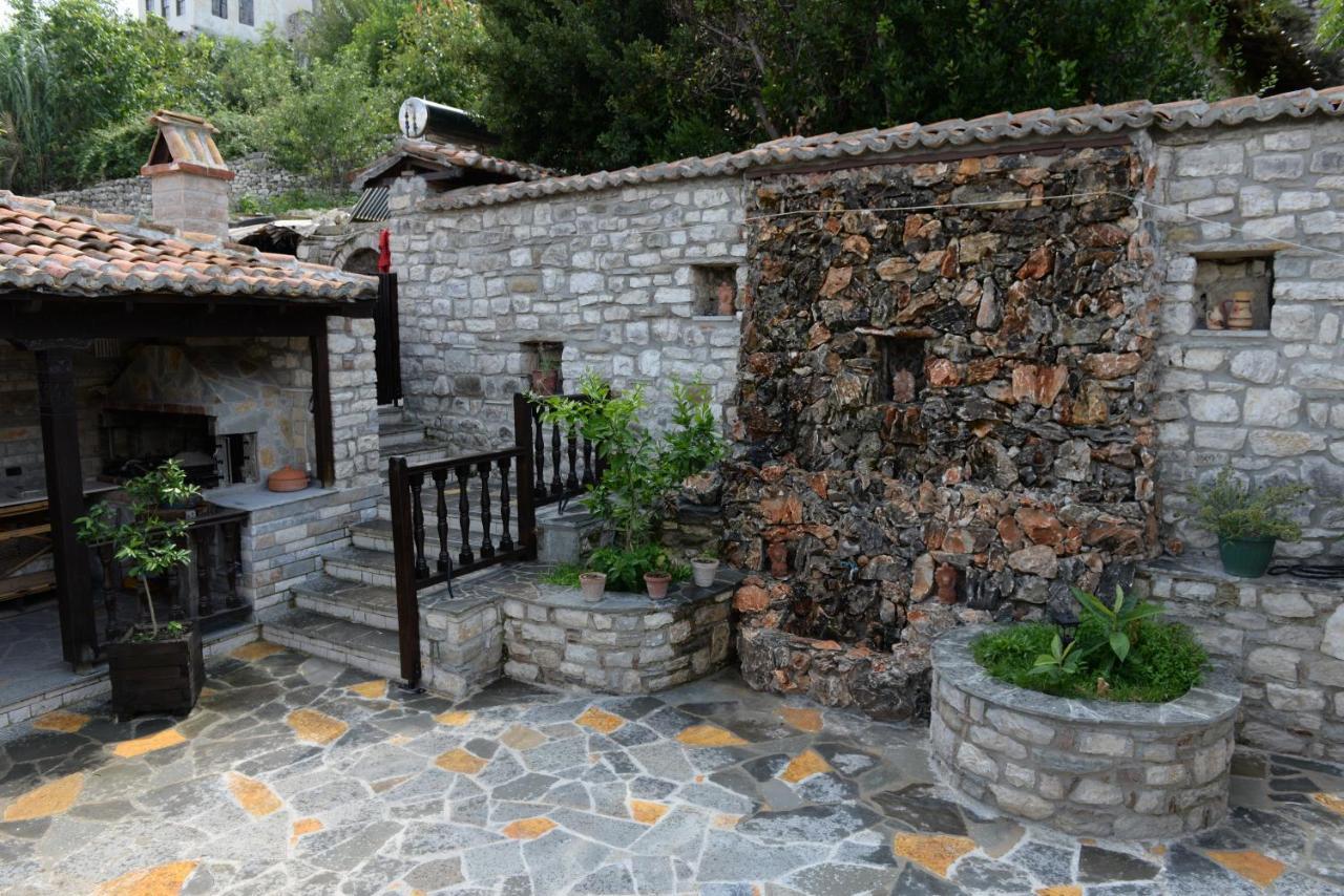 Guest House Iljesa เบราท ภายนอก รูปภาพ