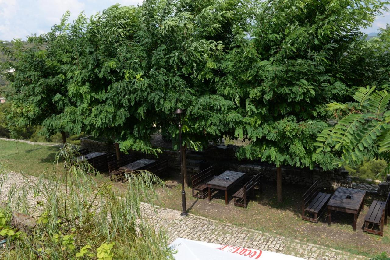 Guest House Iljesa เบราท ภายนอก รูปภาพ