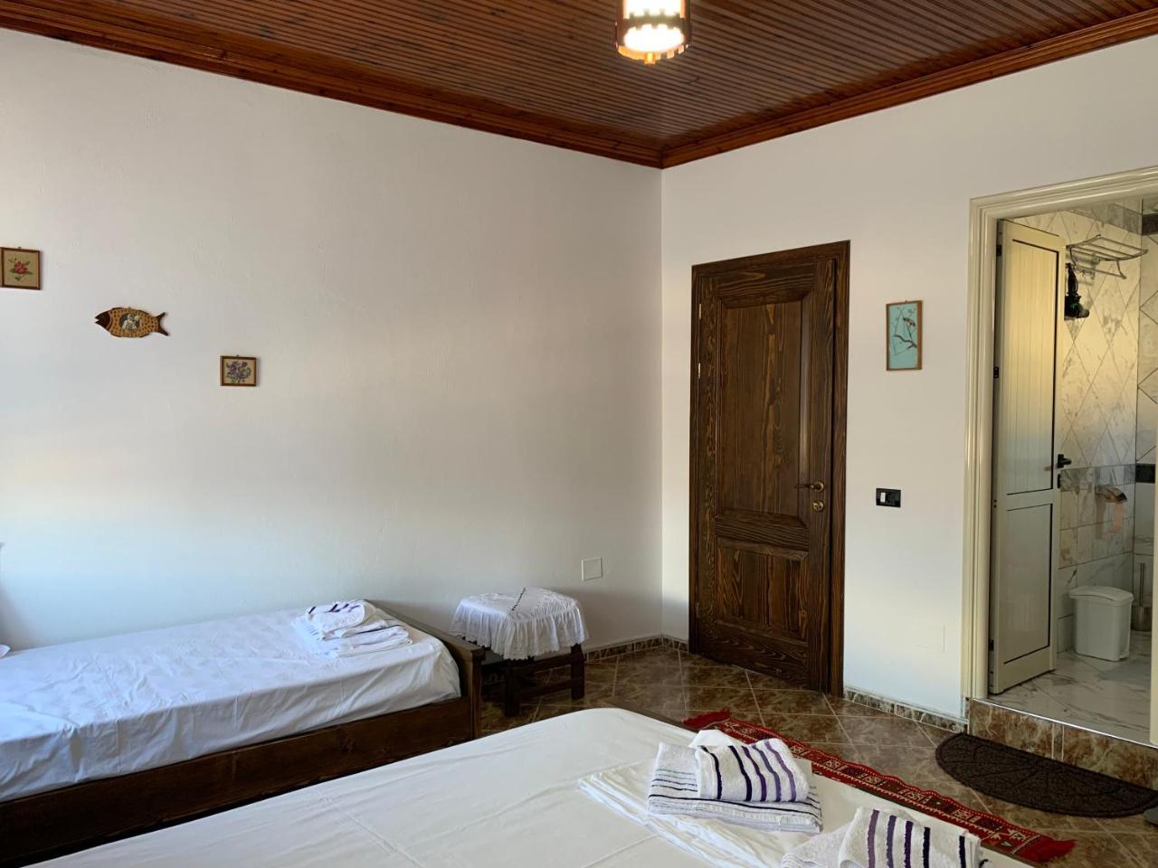 Guest House Iljesa เบราท ภายนอก รูปภาพ
